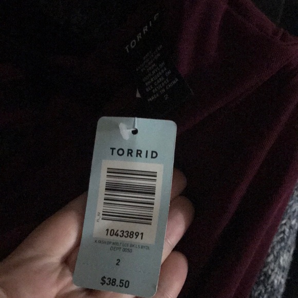 Torrid Top Size 2 NWT - Picture 4 of 4